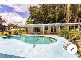 Family Pool Home • Sleeps 8