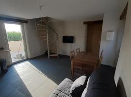 Maison indépendante tout confort - Breteil, hotell i Breteil