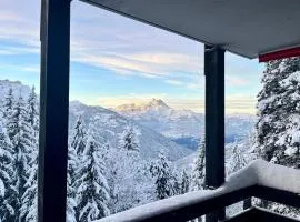 THE ALPINE STUDIO by the ski slopes & lake Frience