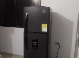 Apto central 3 hab, Hotel in Apartadó