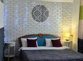 Захарова Оселя БАСЕЙН на території є Чан - Джакузі