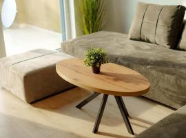 Modern apartment with terrace in Petrovec, hotel i Petrovec