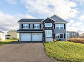 Beautiful Bright House 5 Mins From Downtown, hotel in Stratford