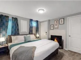 Spacious Lower Unit Updated Two King Beds in Denver