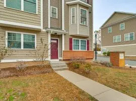 2 Mi to The Mark Twain House and Museum Airy Escape