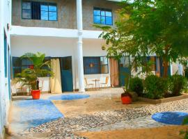 KT's GUESTHOUSE, Hotel in Bakau