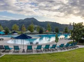 Marbella Lane - Curated 5BR in Upscale RMV Haven