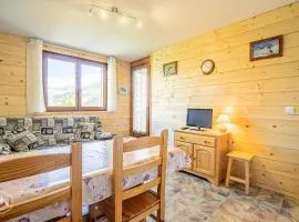 Résidence Corniche - En étage supérieur avec une belle vue dégagée sur les montagnes. MAE-4953