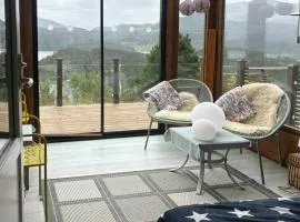 Modern Cabin With Panoramic Views In Aukland