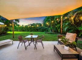 Coastal Serene Courtyard, Lush Garden, BBQ & Bar Cart- 1 Dollar rides to Beach- by Maven Vacation Rentals