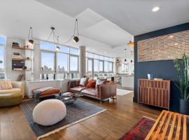 Bayard Terrace by Rove Condo w Outdoor Spaces, hotel in Brooklyn