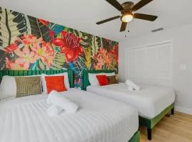 Pickleball ON GOLF Course Heated Pool Renovated Home, 3 bedrooms, 2 baths