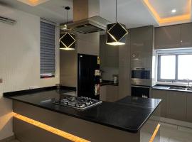 Goosebumps Luxury Homes & Apt, hotel in New Weija