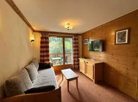 Appartement 4 pers, pied des pistes avec balcon, parking inclus - FR-1-508-315