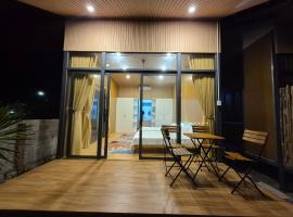 C&acirc;y Tr&ocirc;m Homestay 1, cottage in Vĩnh Hy