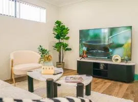 StayAU 4BRM Family Beach Retreat in Secret Harbour