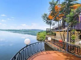 Hồ Mây Homestay