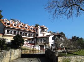 Hotel Solatorre, hotel Comillasban