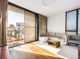 Perfect Beach Getaway Steps from Carmel Market