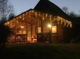 Casuta cu Brazi，Şeuşa的飯店