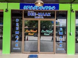 Dee-maak Hostel