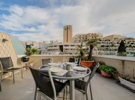 St Julian's 2Br Apartment with Private Jacuzzi