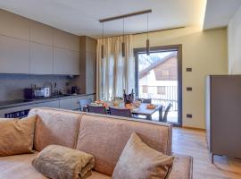 2 Bedroom Lovely Apartment In Ponte Di Legno, hotel i Ponte di Legno