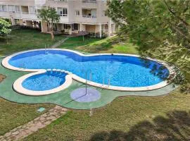 Gorgeous Apartment In Alicante With Swimming Pool