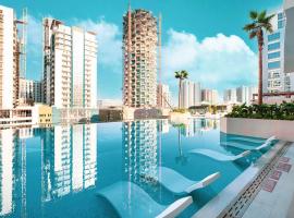 Luxury Binghatti Phantom Suites By Hostiva, Hotel in Dubai