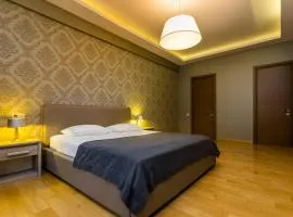 Luxury Apartment III