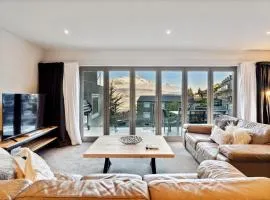 Lakefront Living - 4 Bedrm Apartmt Alpine Village