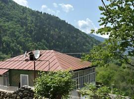 Green Nest Tba, hotel di Tba