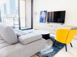 Sydney CBD Luxury 2BR2Bath cityview Condo with Pool Gym -1, Hotel in Sydney