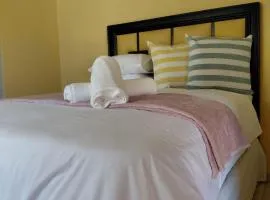 Cozy Cottage near Bedfordcentre & Eastgate Mall