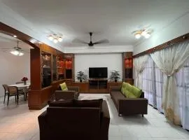 Spacious Private 4-Bedroom Home in Tambun