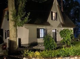Ferienhaus Oogenstern USEDOM -ruhige Lage-Fischerdorf Zirchow Hund auf Anfrage, hotel de luxe a Zirchow