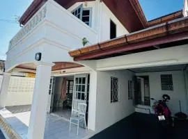 Villa Mayfair 4 bedrooms sea view with pool table