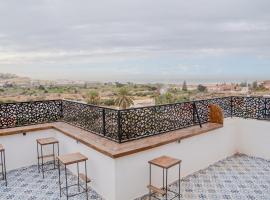 House Aisha, hotel em Aourir