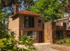 House in Montoya Beach with ocean views, hotel in Punta del Este