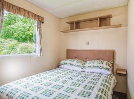 Woodland Vale Holiday Park, khách sạn ở Ludchurch