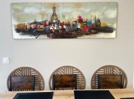 Charmante villa، فندق في بارينتس إن بورن