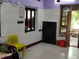 Block White Town Home Stay