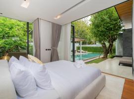 Deluxe Villas, hotel in Nai Yang Beach