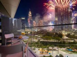Private room in NEW YEAR BURJ KHALIFA view 3BR apartment in Downtown, B&B in Dubai