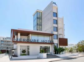 Mercure Larnaca Beach Resort, wellness hotel v destinaci Larnaka
