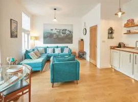 Saltburn Centre 3-Bed 3-Bath Apartment