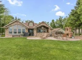 Remodeled Cabin On Shawano Lake