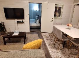 Two Bedroom Serenity with AC- Complimentary Welcome Treats, hotel in Langford