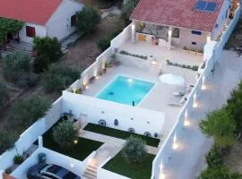 Villa MM Stankovci with heated pool, sauna, jacuzzi