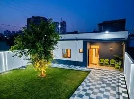 A2 Vista - 4BHK Villa with Lawn Near Expo Mart